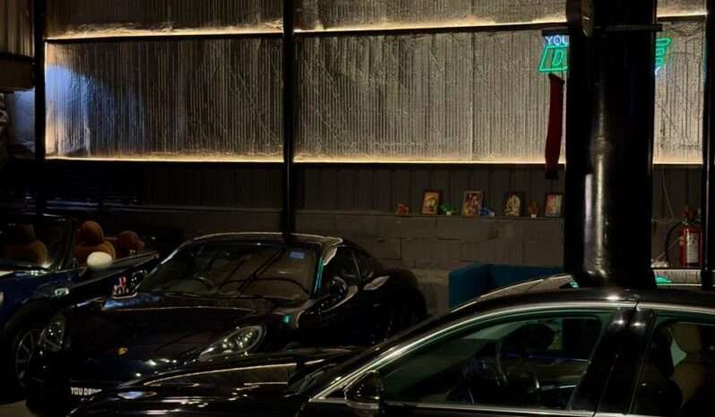 
								Audi A6 45 TFSI Technology full									