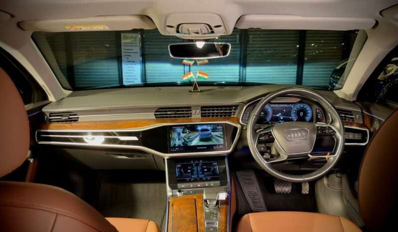 
								Audi A6 45 TFSI Technology full									