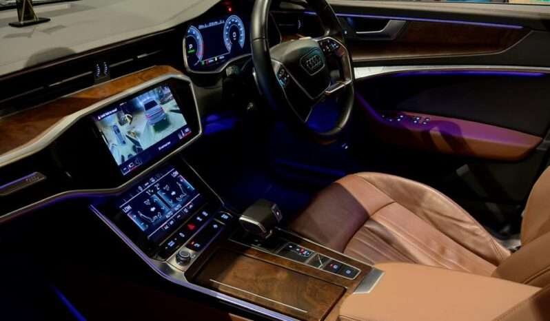 
								Audi A6 45 TFSI Technology full									