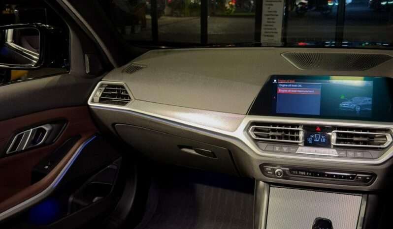 
								BMW 330i M Sport (G20 LCI) full									