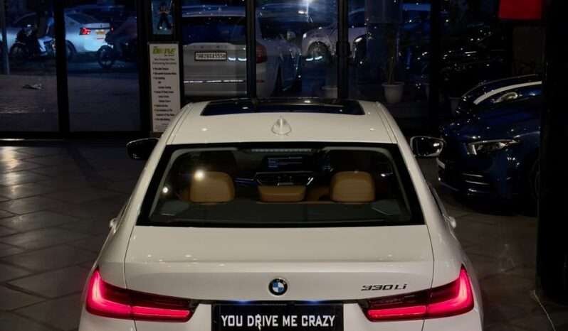 
								BMW 330Li M Sport Limousine full									