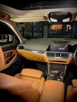 
										BMW 330Li M Sport Limousine full									