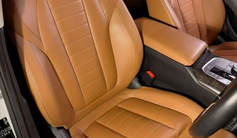 
								BMW 330Li M Sport Limousine full									