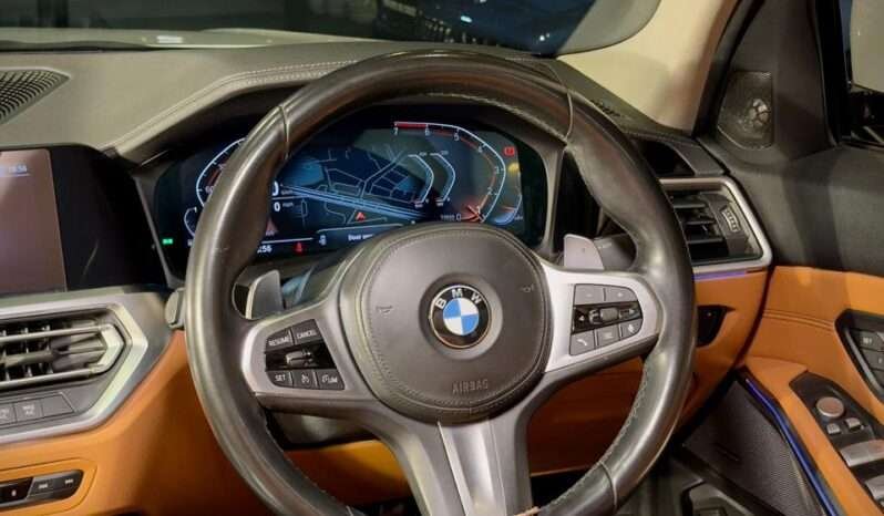 
								BMW 330Li M Sport Limousine full									