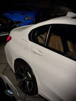 
										BMW 330Li M Sport Limousine full									