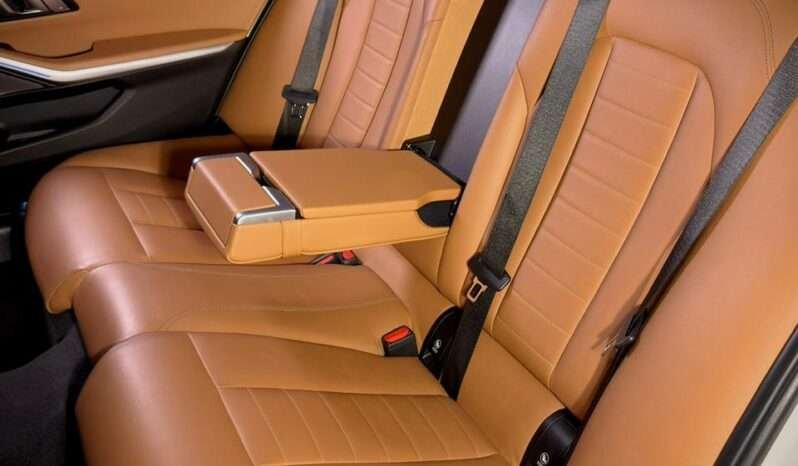 
								BMW 330Li M Sport Limousine full									