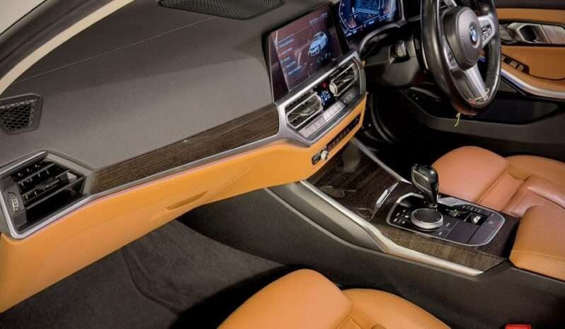 
								BMW 330Li M Sport Limousine full									