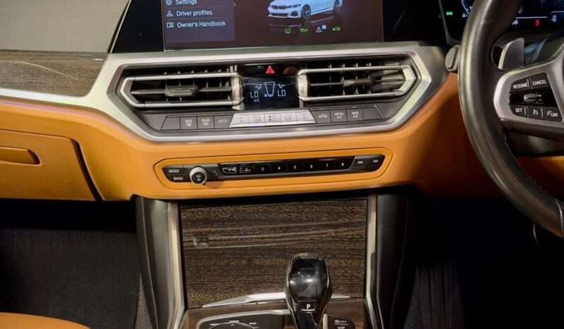 
								BMW 330Li M Sport Limousine full									