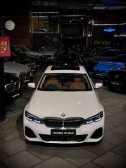 
										BMW 330Li M Sport Limousine full									