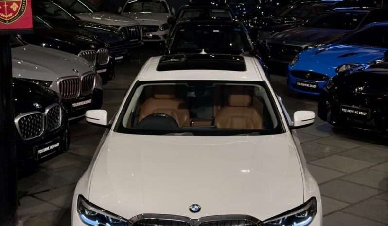 
								BMW 330Li M Sport Limousine full									