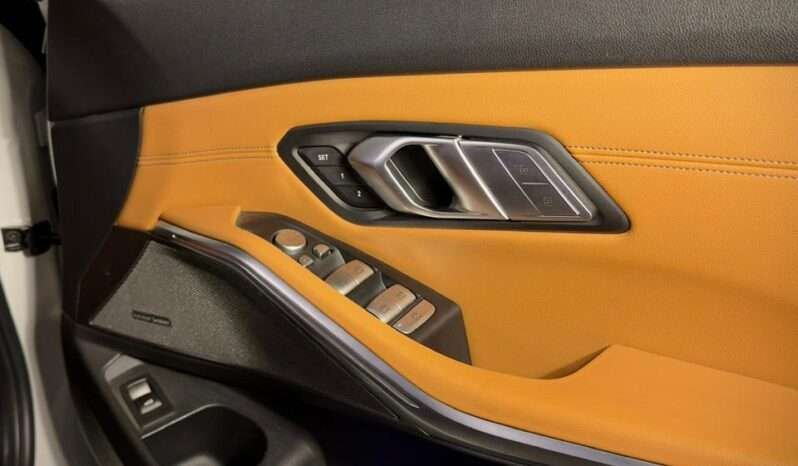 
								BMW 330Li M Sport Limousine full									