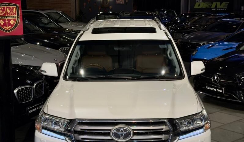 
								Toyota Land Cruiser LC200 full									