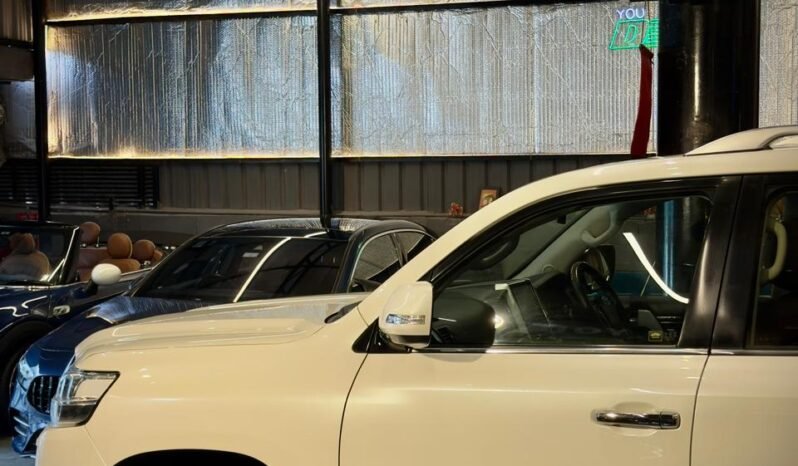 
								Toyota Land Cruiser LC200 full									