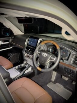 
										Toyota Land Cruiser LC200 full									