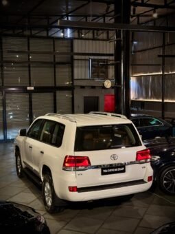 
										Toyota Land Cruiser LC200 full									