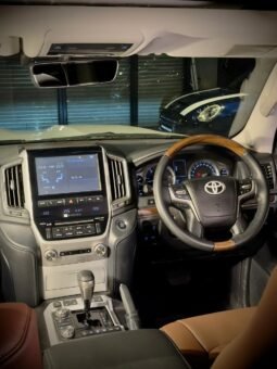 
										Toyota Land Cruiser LC200 full									