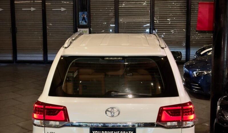 
								Toyota Land Cruiser LC200 full									