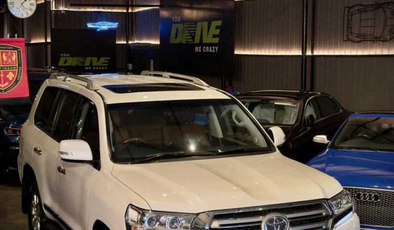 
								Toyota Land Cruiser LC200 full									