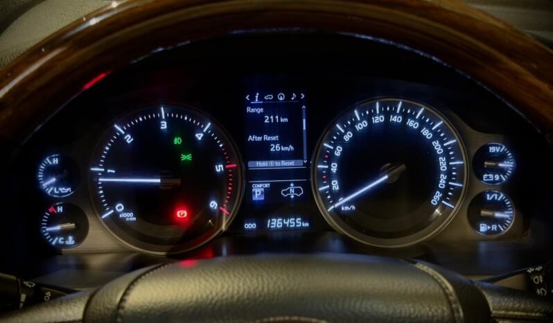 
								Toyota Land Cruiser LC200 full									