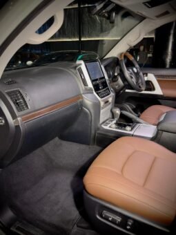 
										Toyota Land Cruiser LC200 full									