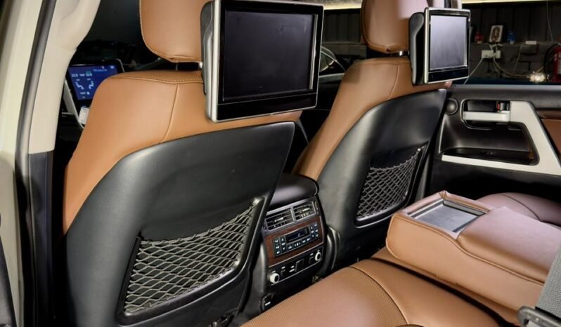 
								Toyota Land Cruiser LC200 full									