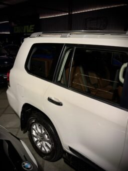 
										Toyota Land Cruiser LC200 full									