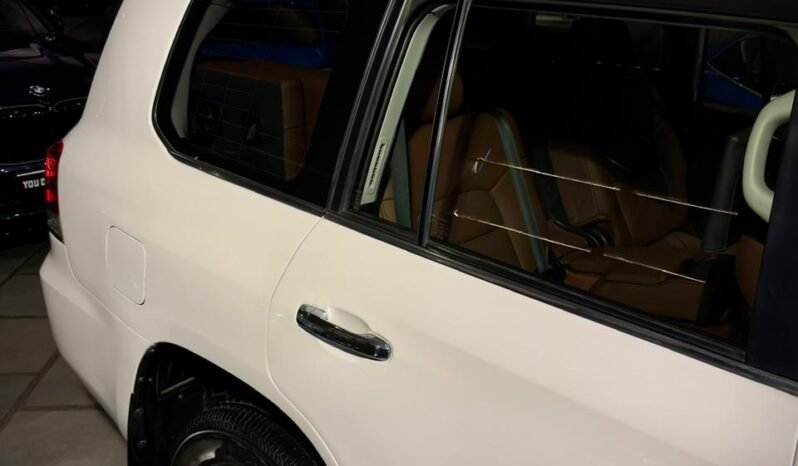 
								Toyota Land Cruiser LC200 full									