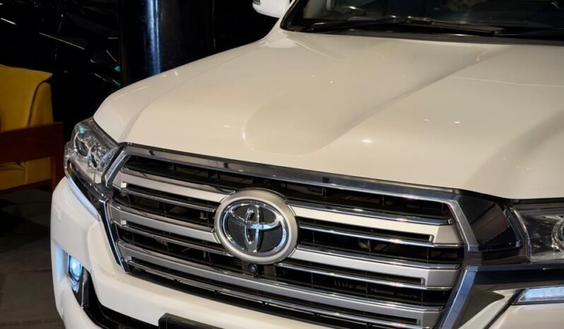 
								Toyota Land Cruiser LC200 full									