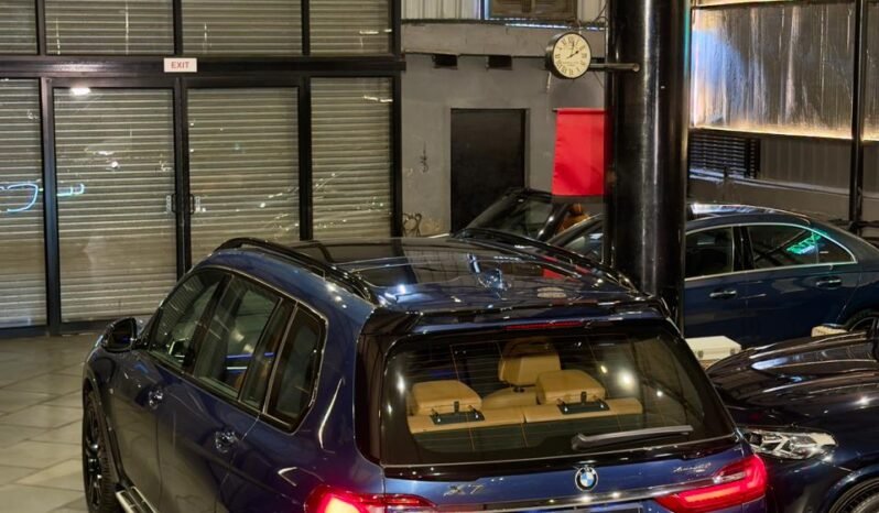 
								BMW X7 xDrive40i M Sport full									