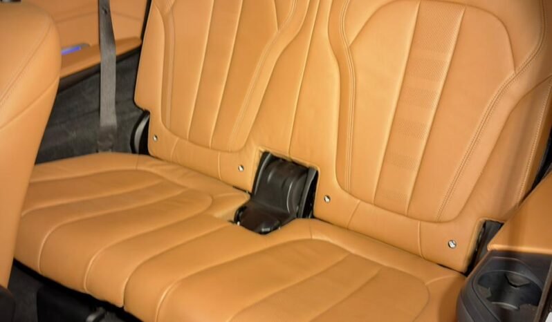 
								BMW X7 xDrive40i M Sport full									