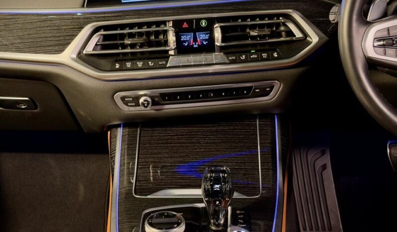 
								BMW X7 xDrive40i M Sport full									