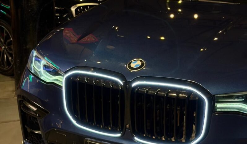 
								BMW X7 xDrive40i M Sport full									