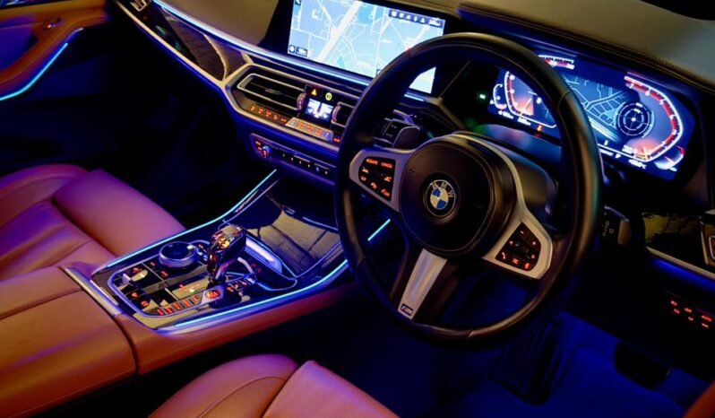 
								BMW X7 xDrive40i M Sport full									