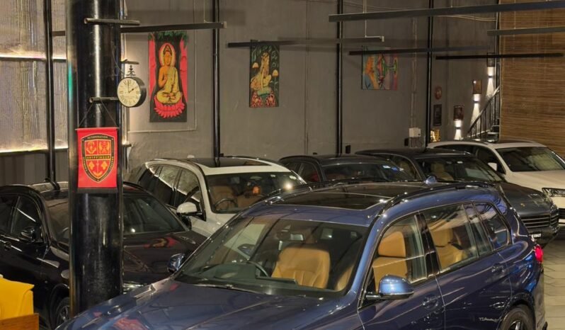 
								BMW X7 xDrive40i M Sport full									