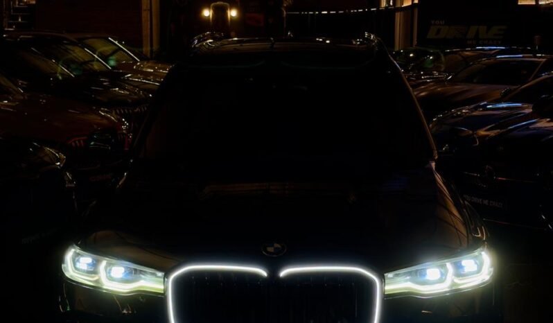 
								BMW X7 xDrive40i M Sport full									