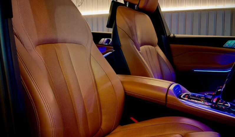 
								BMW X7 xDrive40i M Sport full									