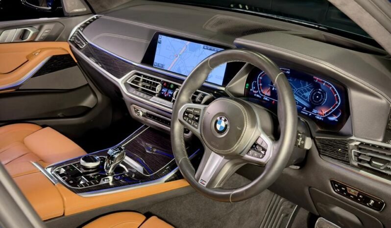 
								BMW X7 xDrive40i M Sport full									