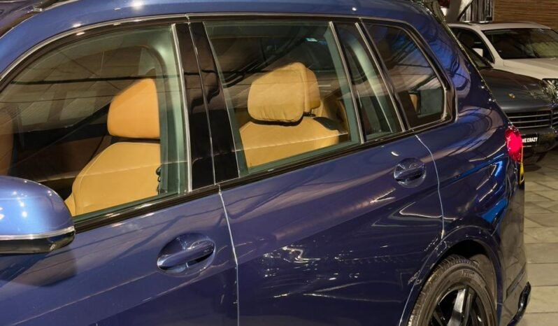 
								BMW X7 xDrive40i M Sport full									