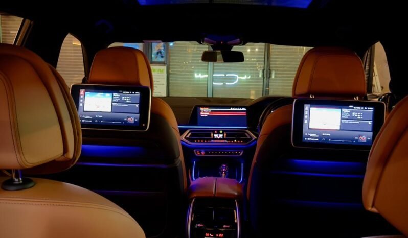 
								BMW X7 xDrive40i M Sport full									