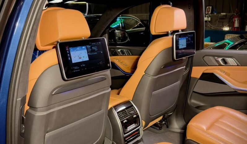 
								BMW X7 xDrive40i M Sport full									