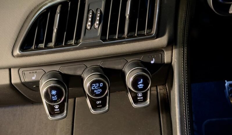 
								Audi R8 V10 Plus Coupe full									