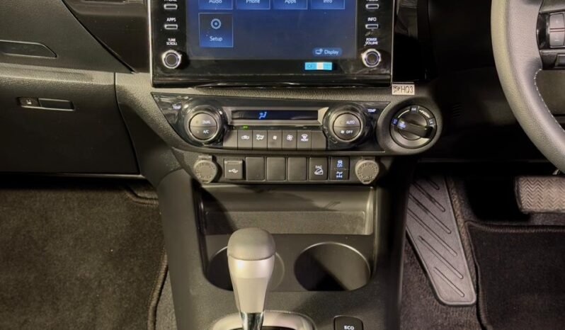 
								Toyota Hilux High AT 2024 (Brand New Condition) full									