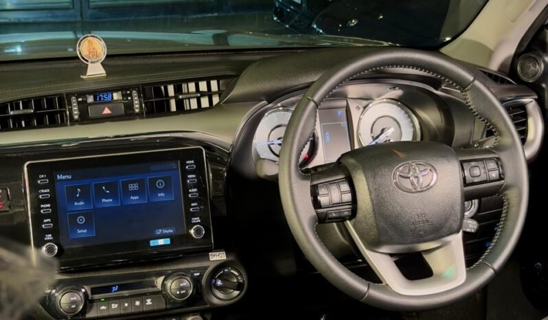
								Toyota Hilux High AT 2024 (Brand New Condition) full									