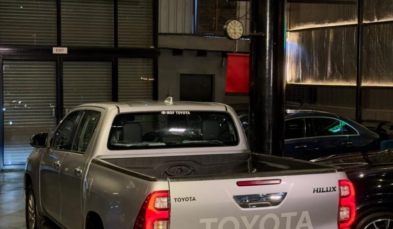 
								Toyota Hilux High AT 2024 (Brand New Condition) full									