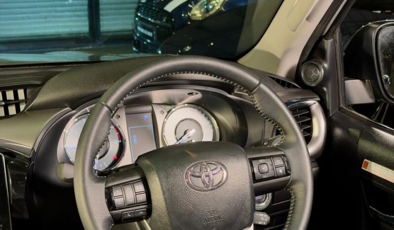 
								Toyota Hilux High AT 2024 (Brand New Condition) full									