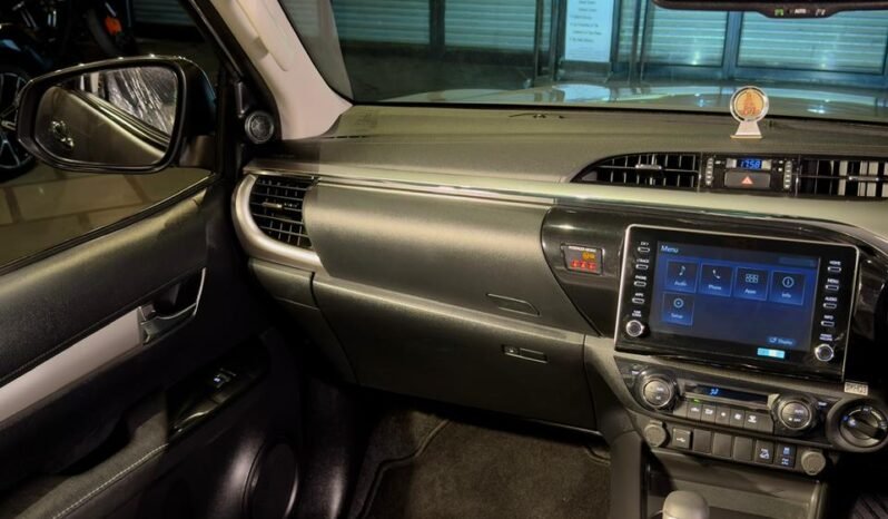 
								Toyota Hilux High AT 2024 (Brand New Condition) full									