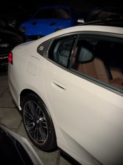 
										BMW 530Li MSport full									