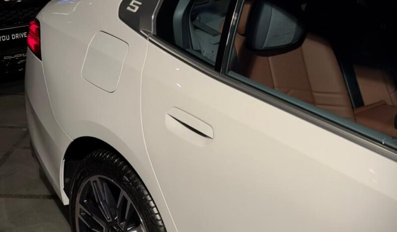 
								BMW 530Li MSport full									