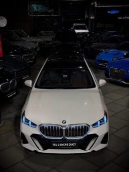 
										BMW 530Li MSport full									