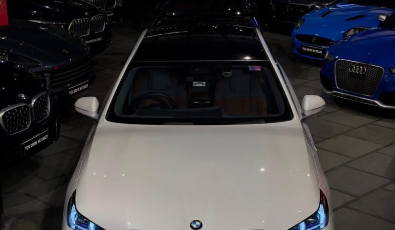 
								BMW 530Li MSport full									